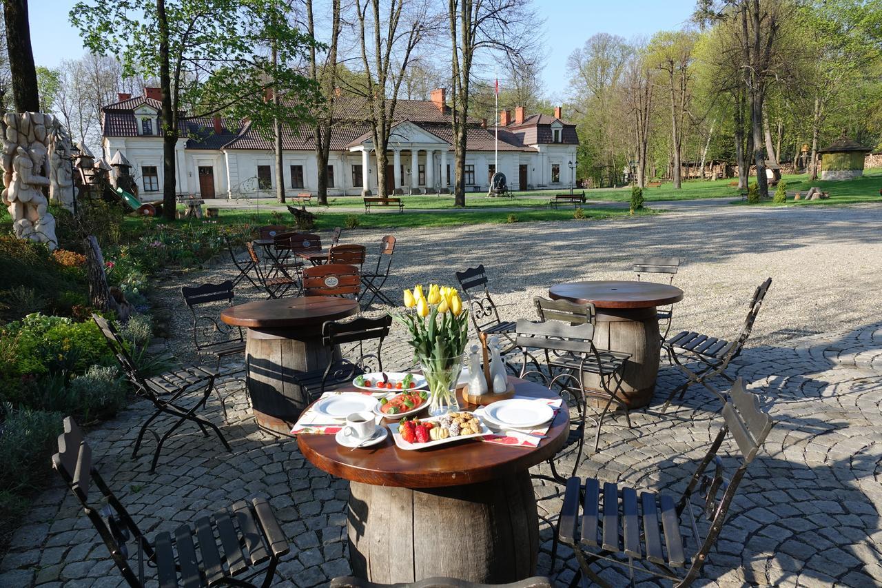 Gosciniec Dworski W Ropie - Pokoje Goscinne Ropa Exterior photo